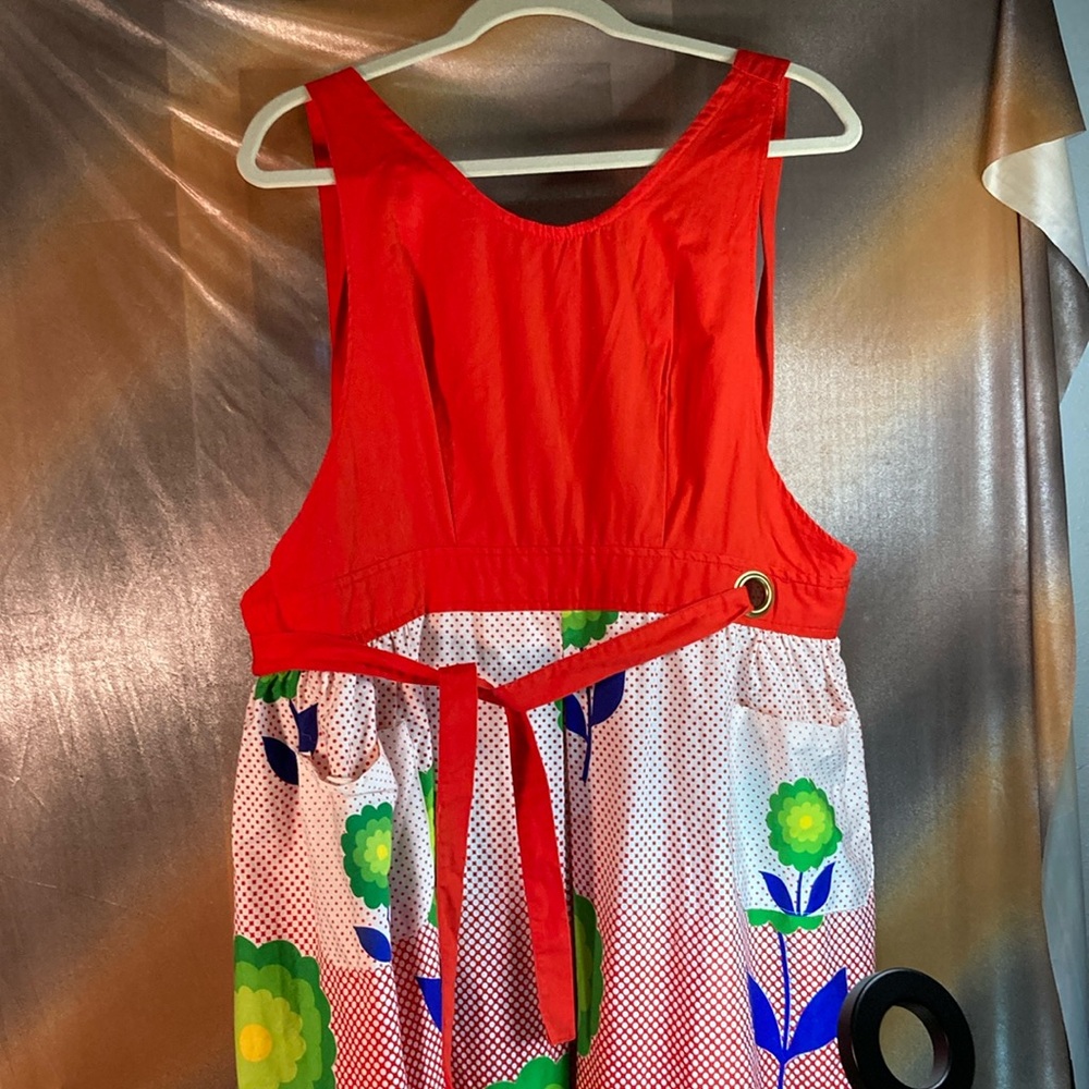 70’s vintage jumper vest. made to be worn over something. Opens in back.‎ A3